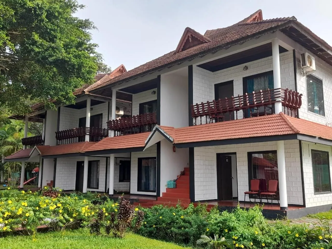 Goldfield Club & Lake Resort, Kumarakom