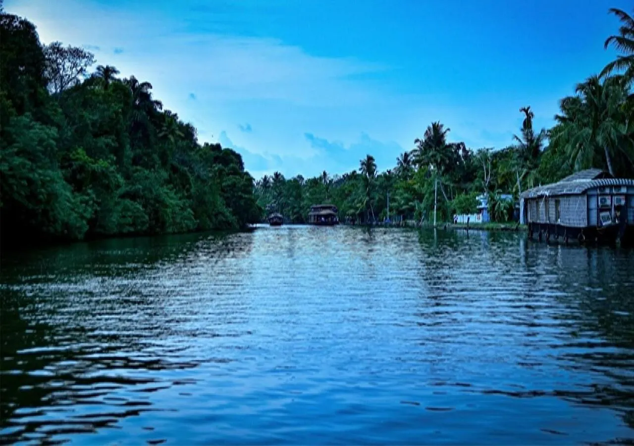 Goldfield Club & Lake Resort, Kumarakom