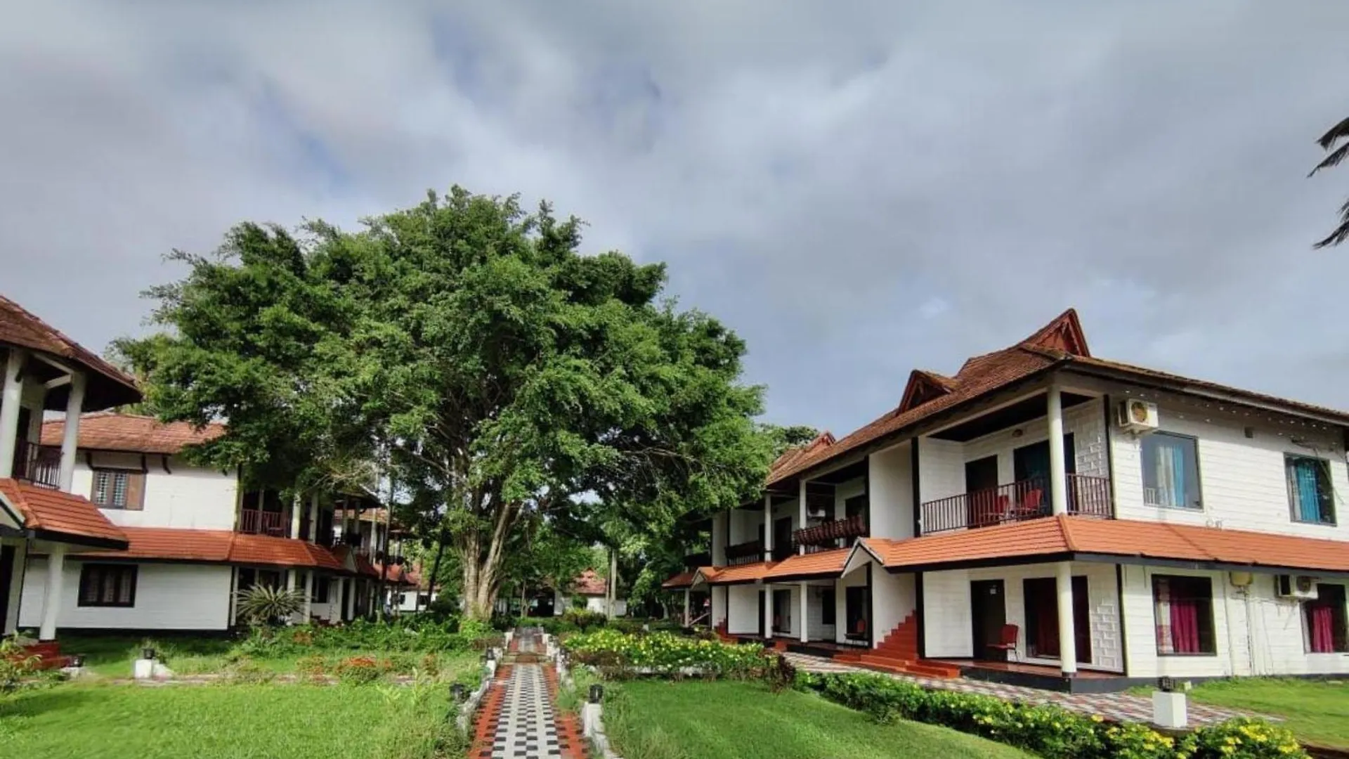 Goldfield Club & Lake Resort, Kumarakom Resort