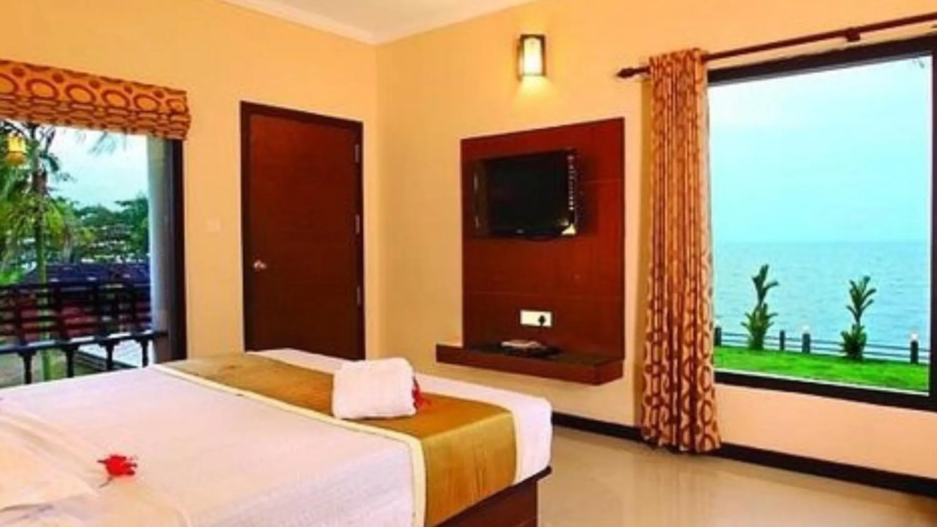 Goldfield Club & Lake Resort, Kumarakom