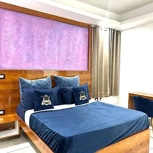 https://luxury-room-on-nh8-near-hero-honda-chowk-gurgaon.top-gurgaonhotels.com
